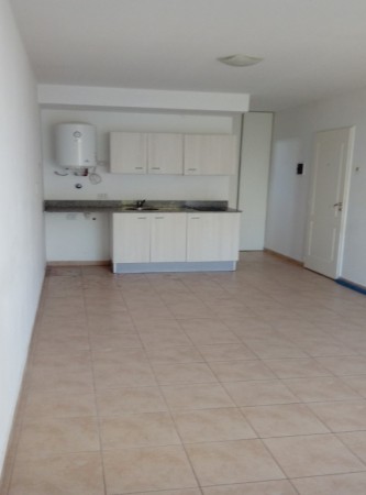 MONOAMBIENTE 2do PISO DE ESCALERA, BAJOS GASTOS BALCON    