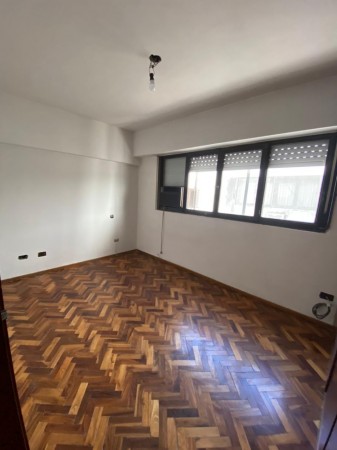 HERMOSO DEPARTAMENTO DE 1 DORMITORIO AMPLIO PARAGUAY AL 300. 9º PISO, MUY BUEN ESTADO