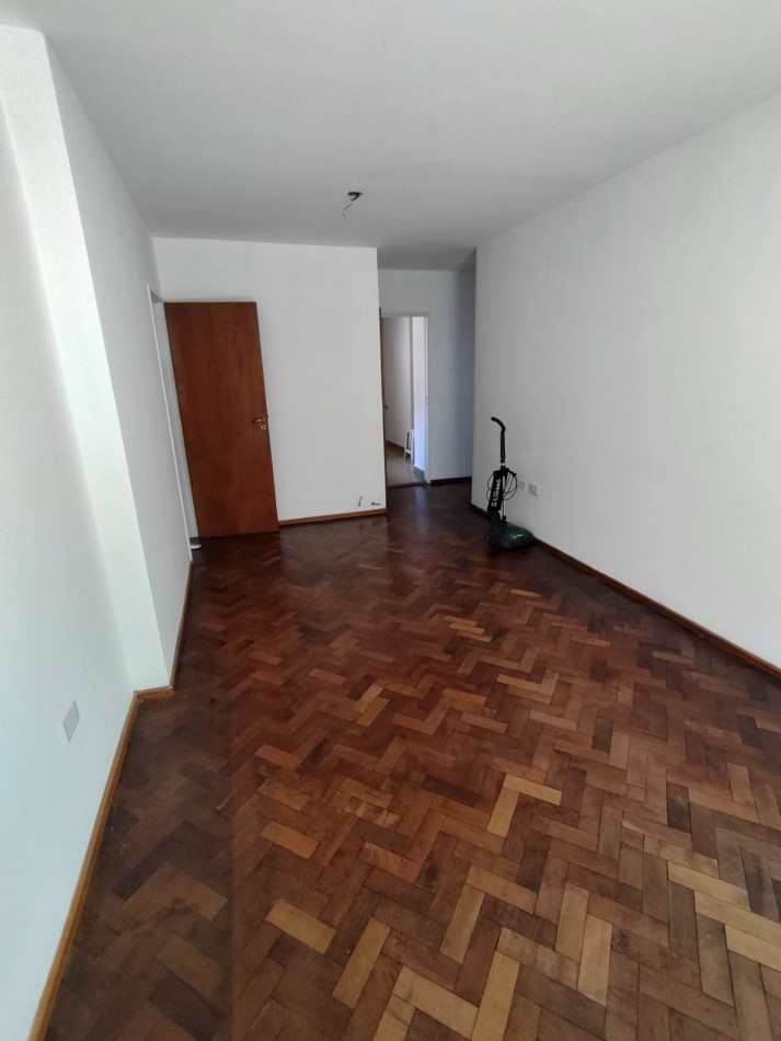 DEPARTAMENTO DE 2 DORMIOTORIOS EXTERNOCON BALCON Y COCHERA SALTA 1700