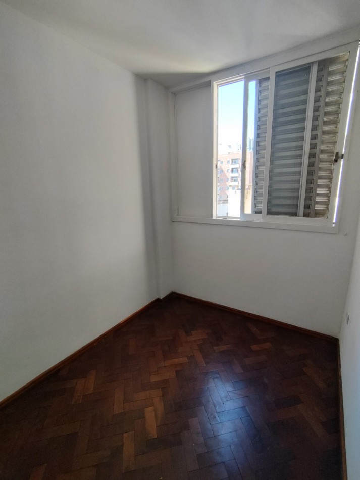 DEPARTAMENTO DE 2 DORMIOTORIOS EXTERNOCON BALCON Y COCHERA SALTA 1700