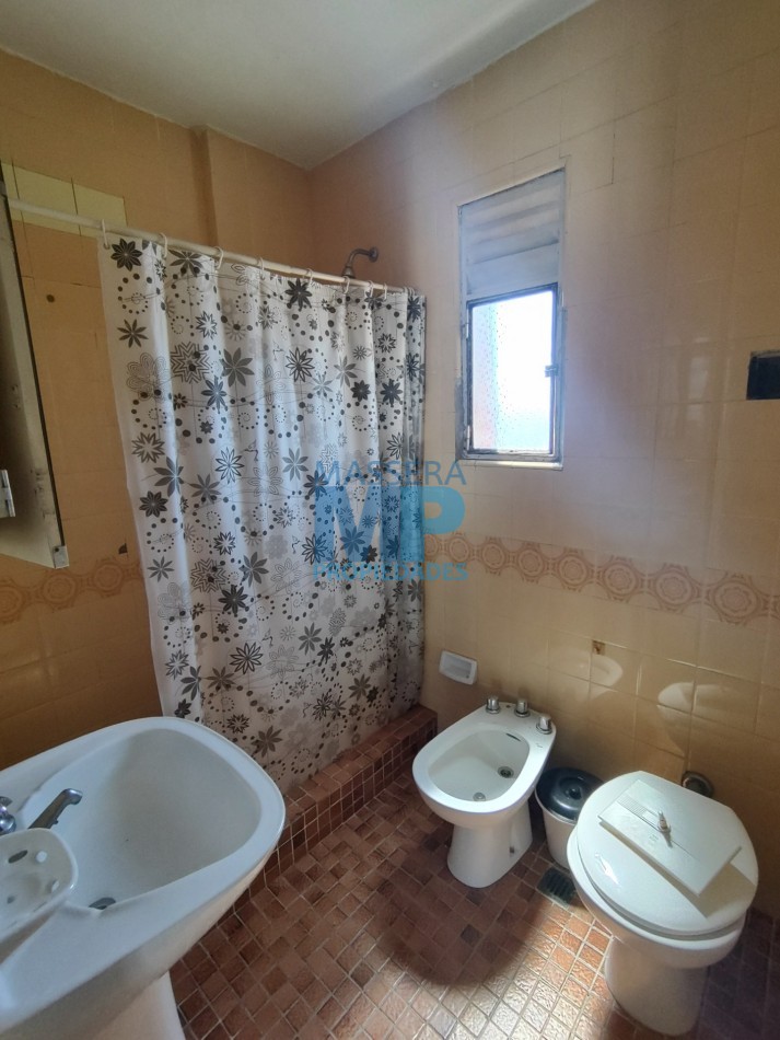 DEPARTAMENTO MONOAMBIENTE SEMIPISO EXTERNO CON BALCON EN EXCELENTE ZONA DE LA CIUDAD!