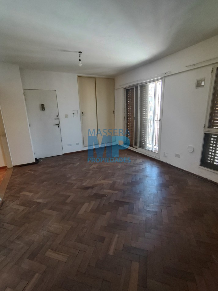DEPARTAMENTO MONOAMBIENTE SEMIPISO EXTERNO CON BALCON EN EXCELENTE ZONA DE LA CIUDAD!