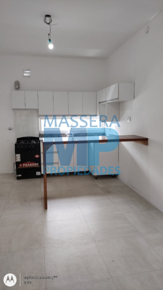 Ocampo 1500. Departamento de 1 Dormitorio Amplio, Externo, Balcon. Escalera. Bajos Gastos!