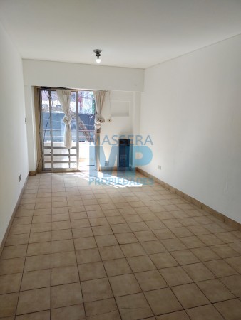 DEPARTAMENTO DE 1 DORMITORIO CON BALCON A LA CALLE. VISTA A 2 CALLES