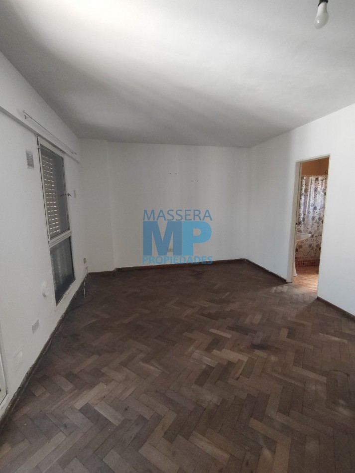 DEPARTAMENTO MONOAMBIENTE SEMIPISO EXTERNO CON BALCON EN EXCELENTE ZONA DE LA CIUDAD!