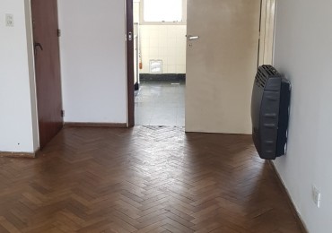 DEPARTAMENTO DE 2 DORMITORIOS AMPLIO. EXCELENTE ZONA